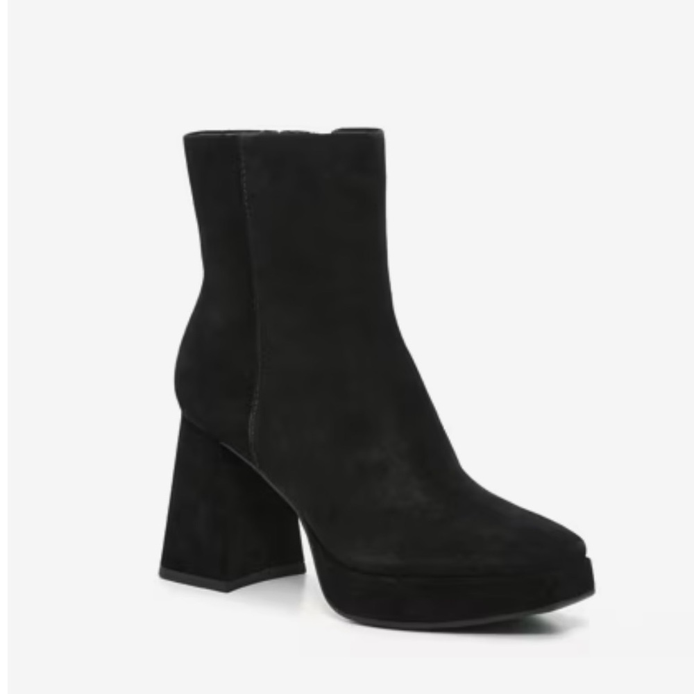 Dolce Vita Black Heeled Ankle Boots - Picture 2 of 6